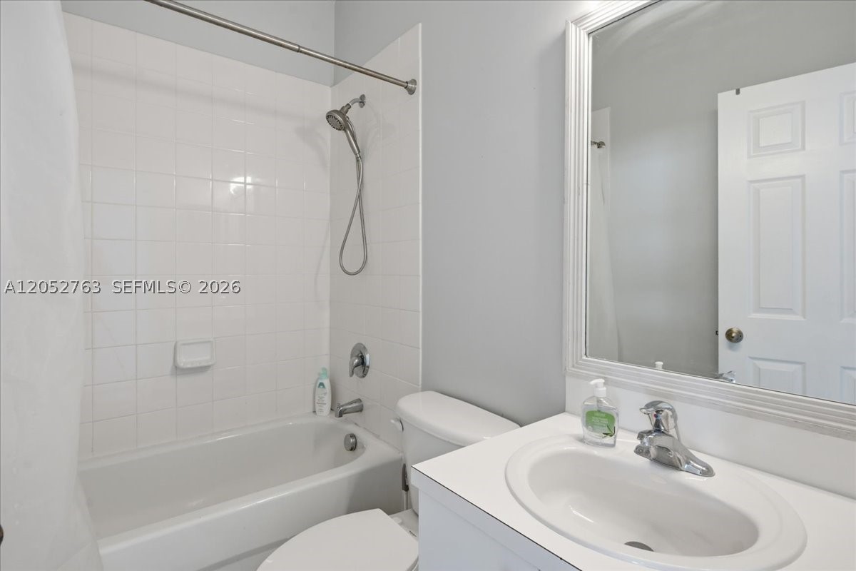 976 Ne 42nd Ave 0 Property Photo 23