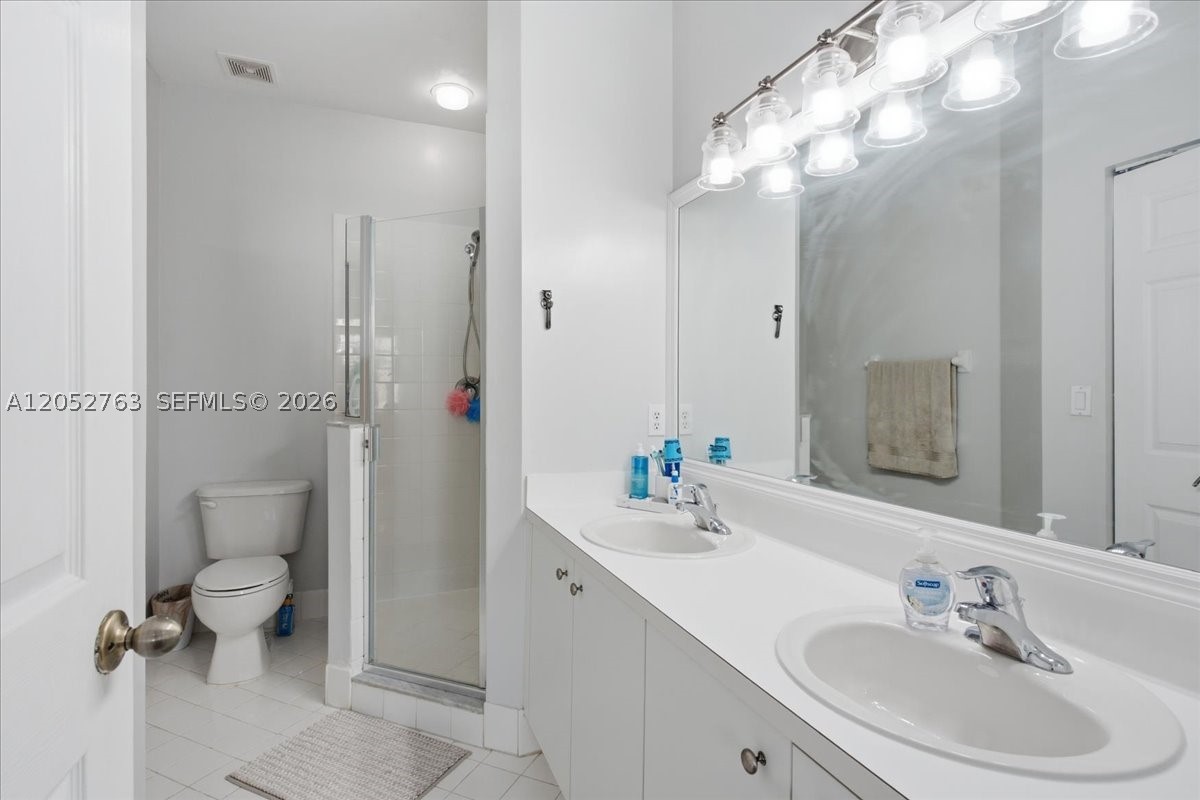 976 Ne 42nd Ave 0 Property Photo 25