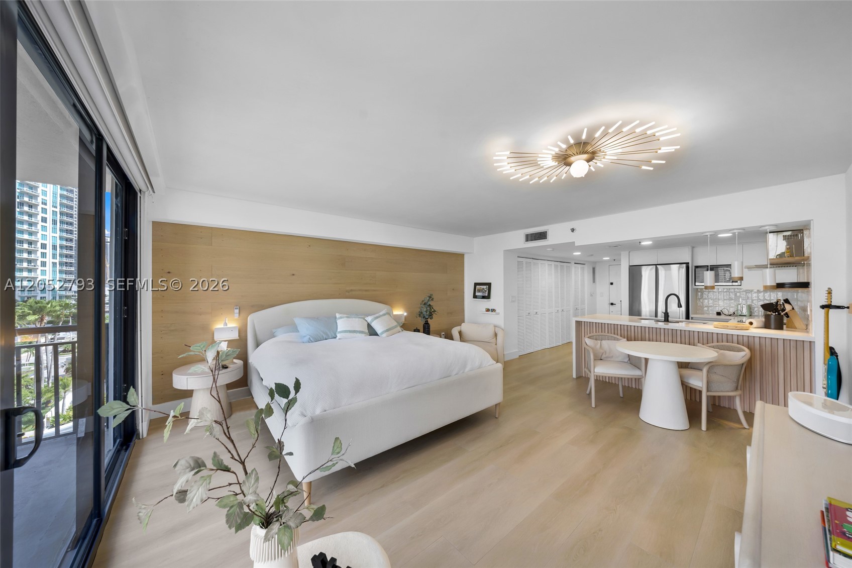 540 Brickell Key Dr 809 Property Photo 3