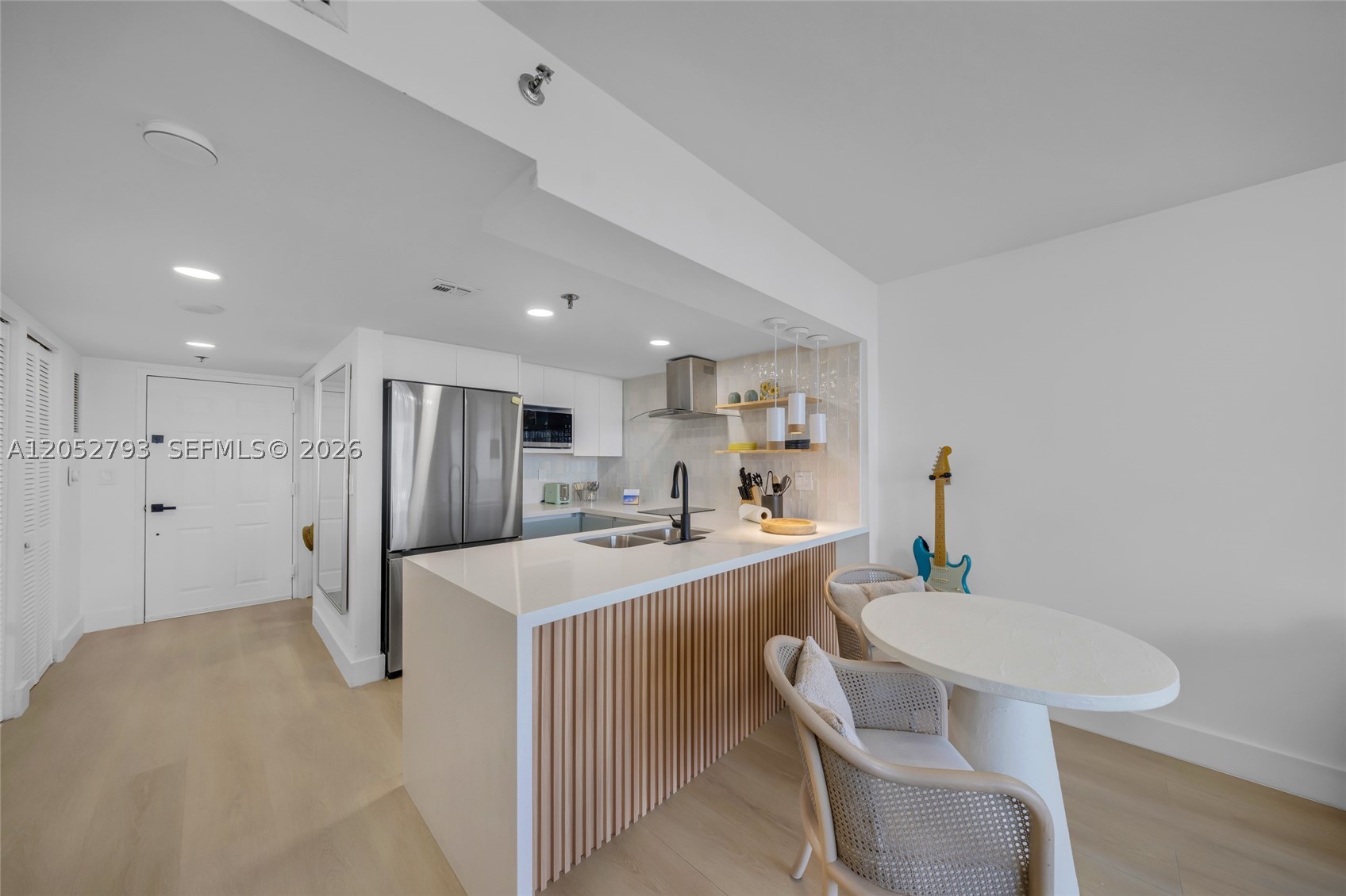 540 Brickell Key Dr 809 Property Photo 8