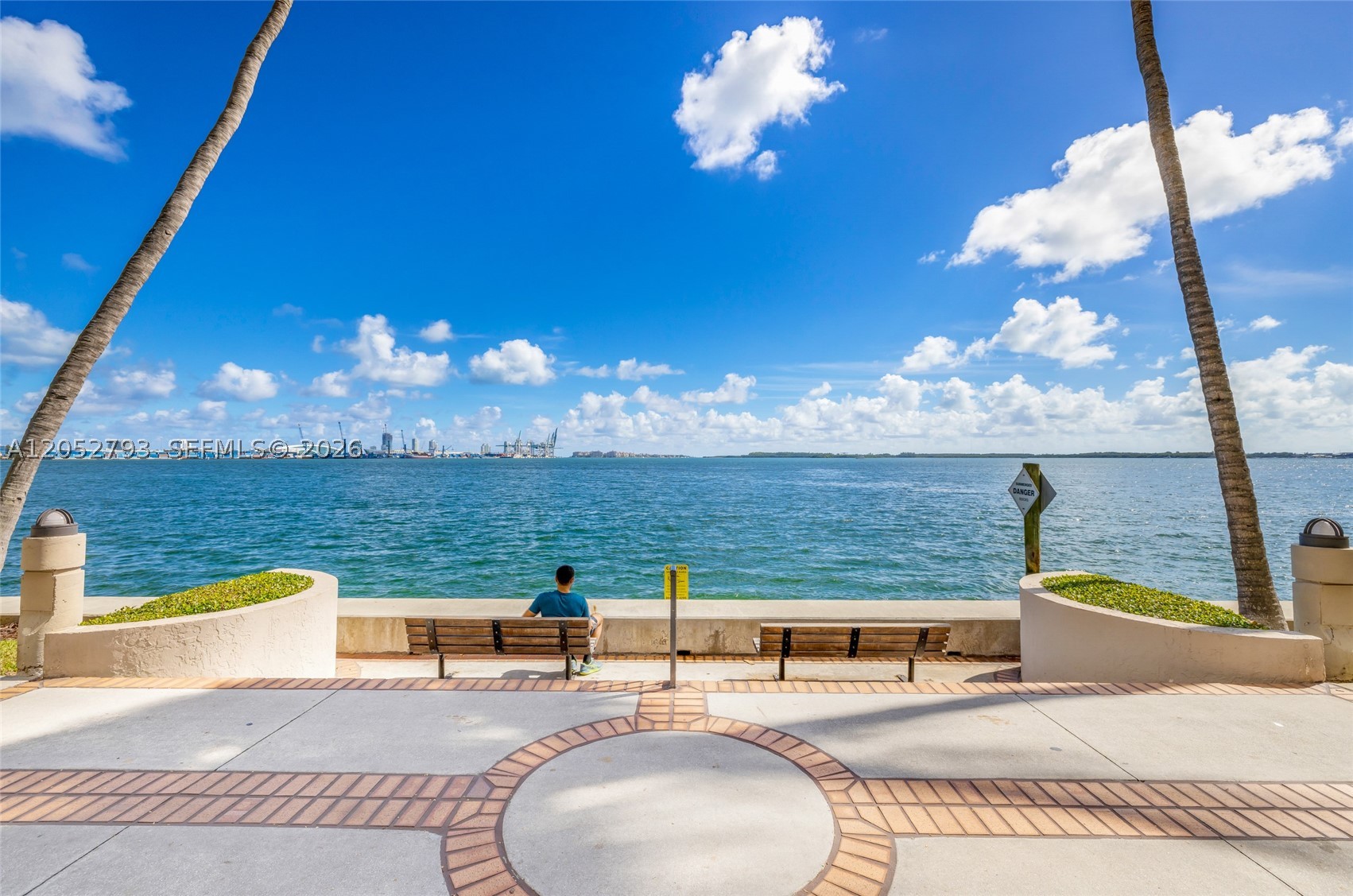 540 Brickell Key Dr 809 Property Photo 18