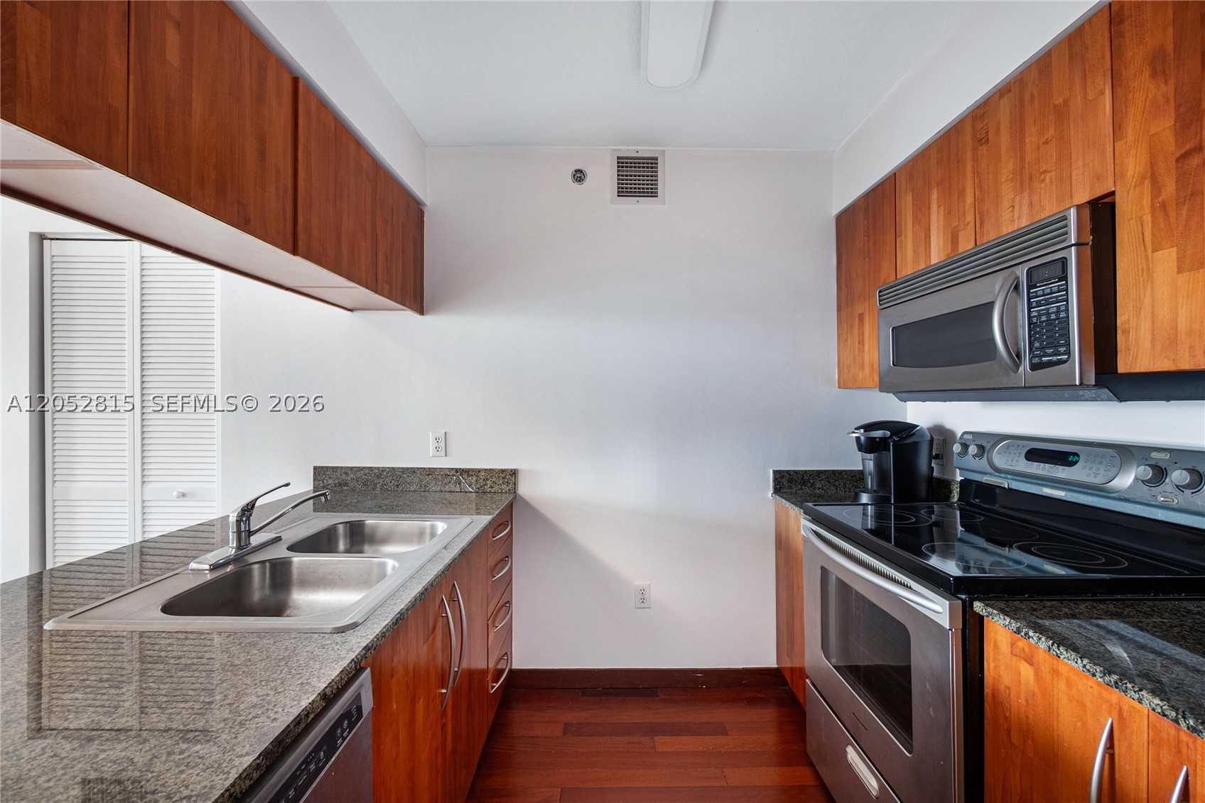 1200 Brickell Bay Dr 2824 Property Photo 8
