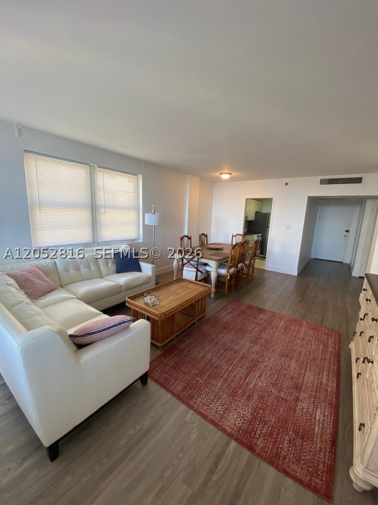 100 Lincoln Rd 721 Property Photo 3