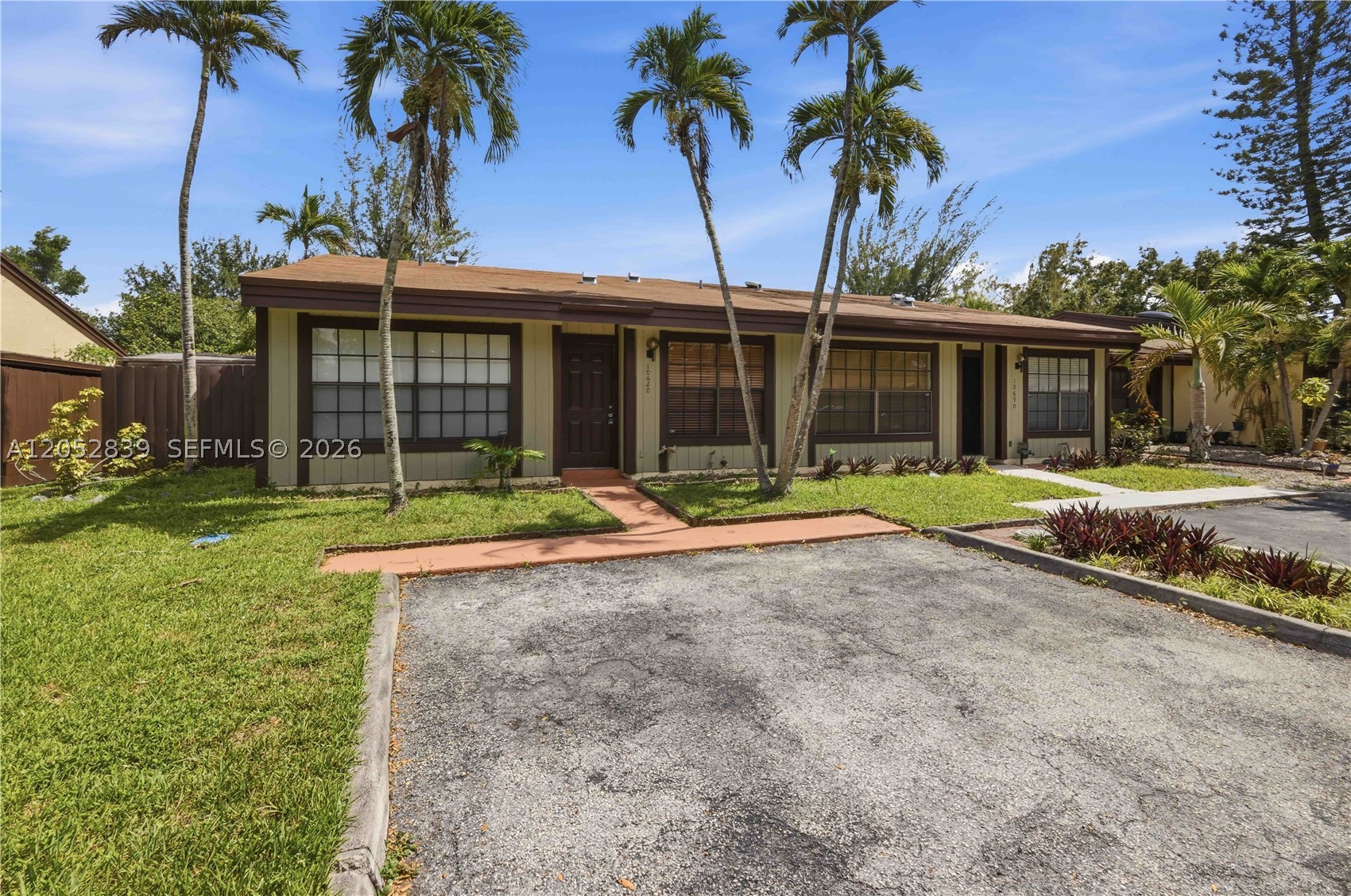10680 Cherry Ave Property Photo 1