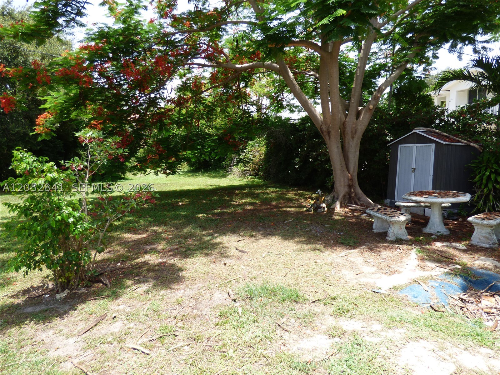 2322 Johnson St 1 Property Photo 4