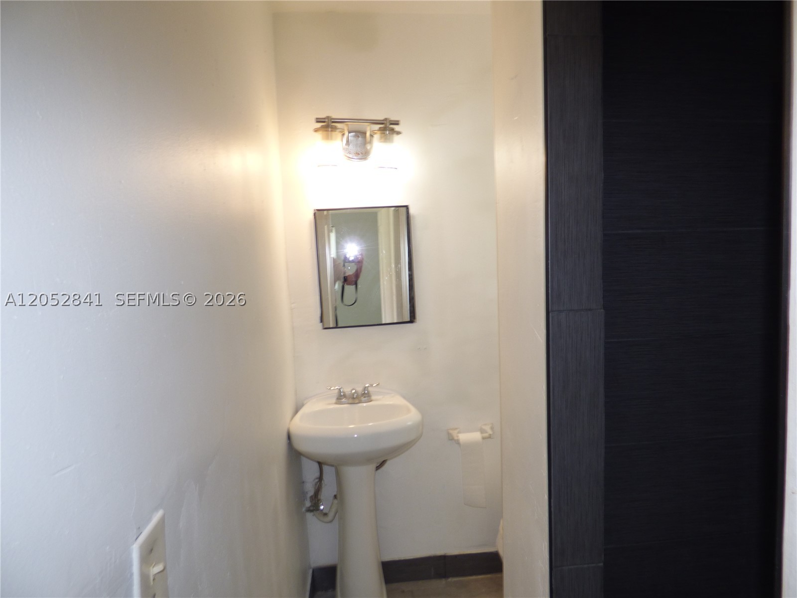 2322 Johnson St 1 Property Photo 5