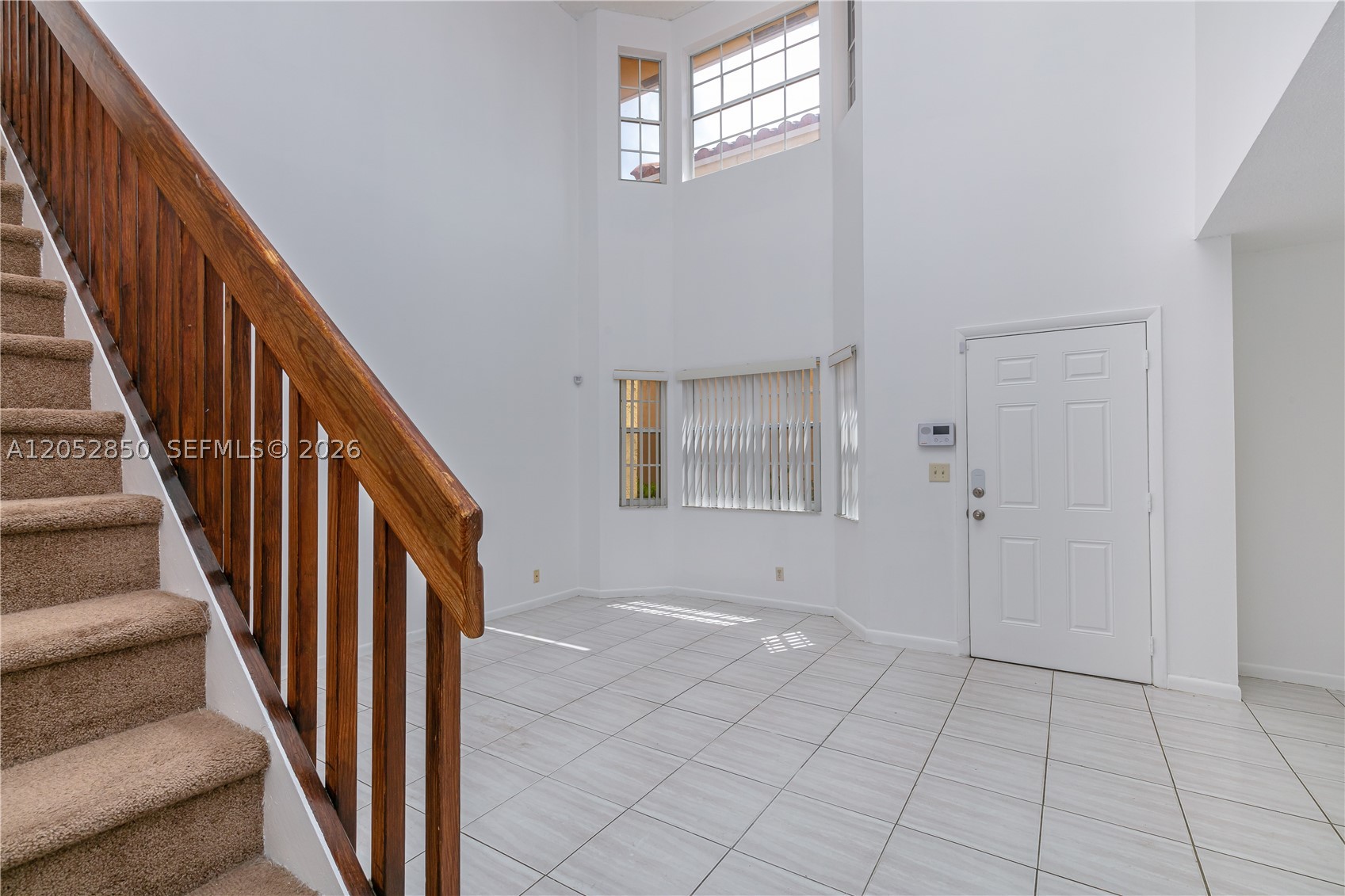2592 W Saratoga Dr Property Photo 2