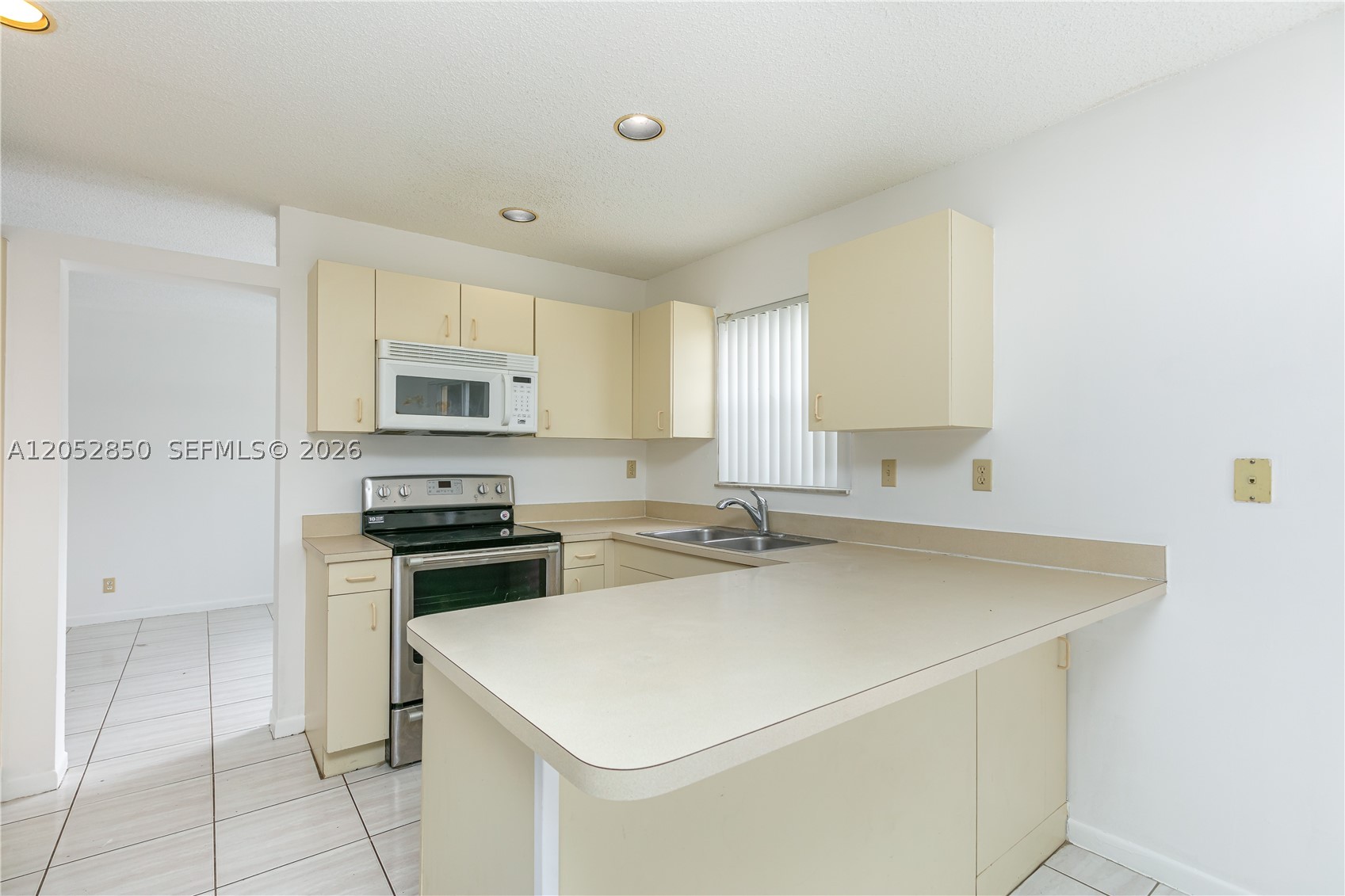 2592 W Saratoga Dr Property Photo 3