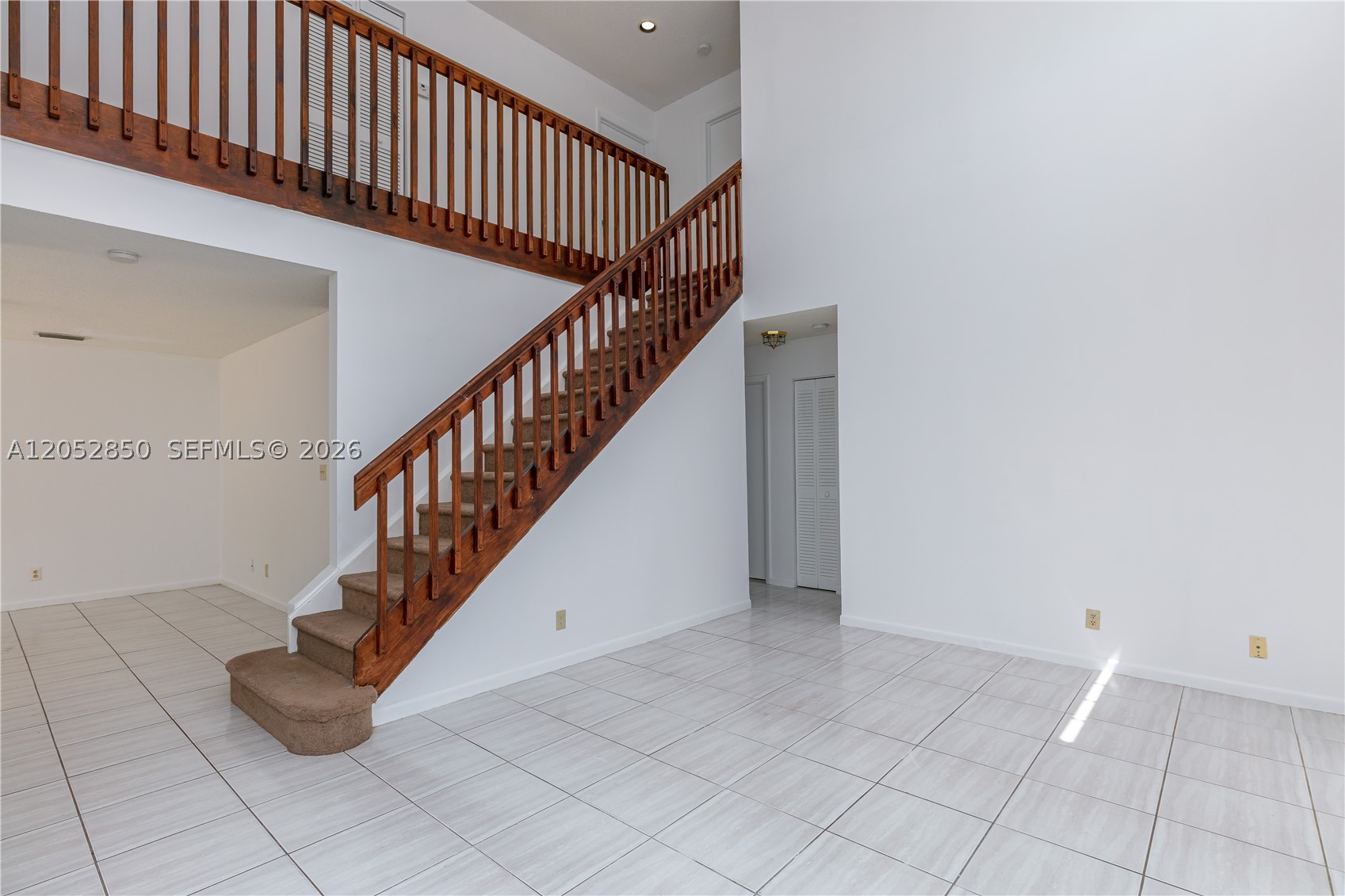 2592 W Saratoga Dr Property Photo 7