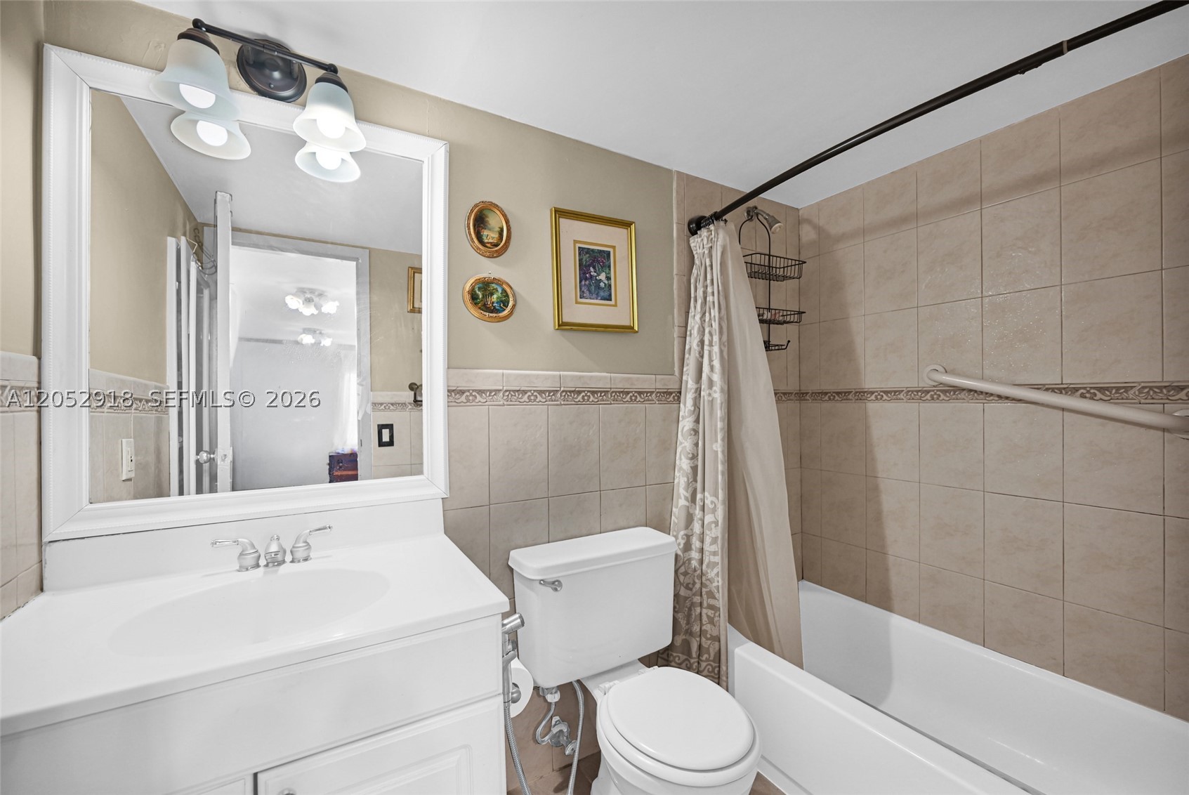 1335 W 68th St 204 Property Photo 21