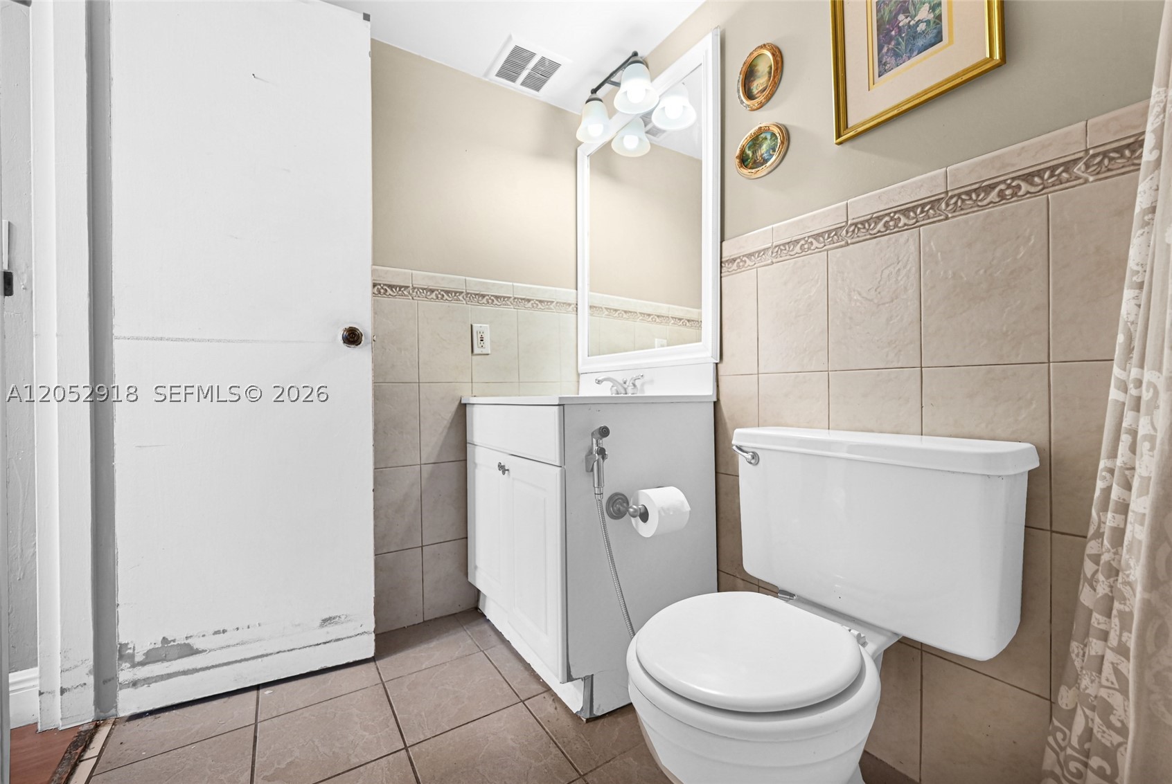 1335 W 68th St 204 Property Photo 22