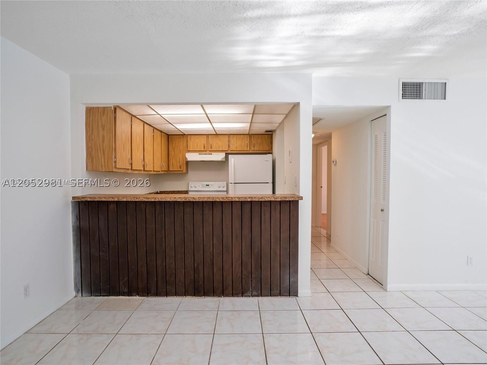 5801 Washington St 10 Property Photo 8