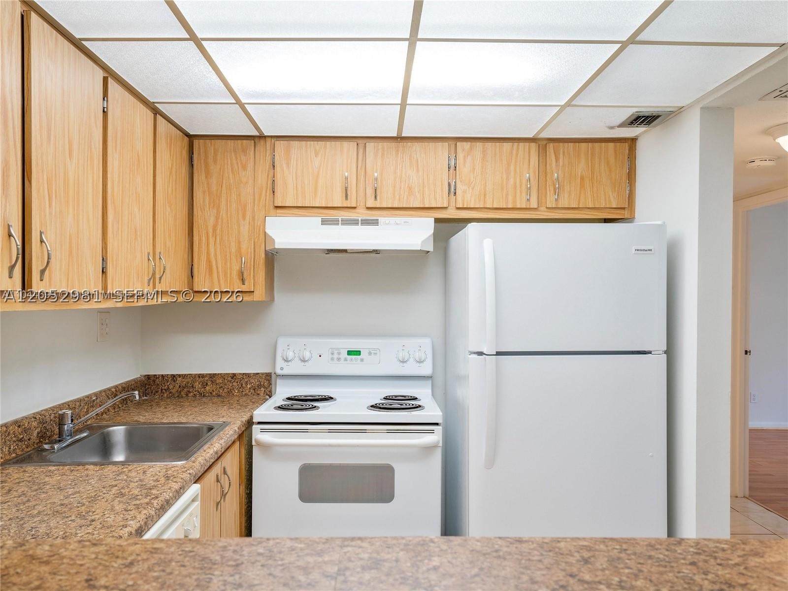 5801 Washington St 10 Property Photo 9