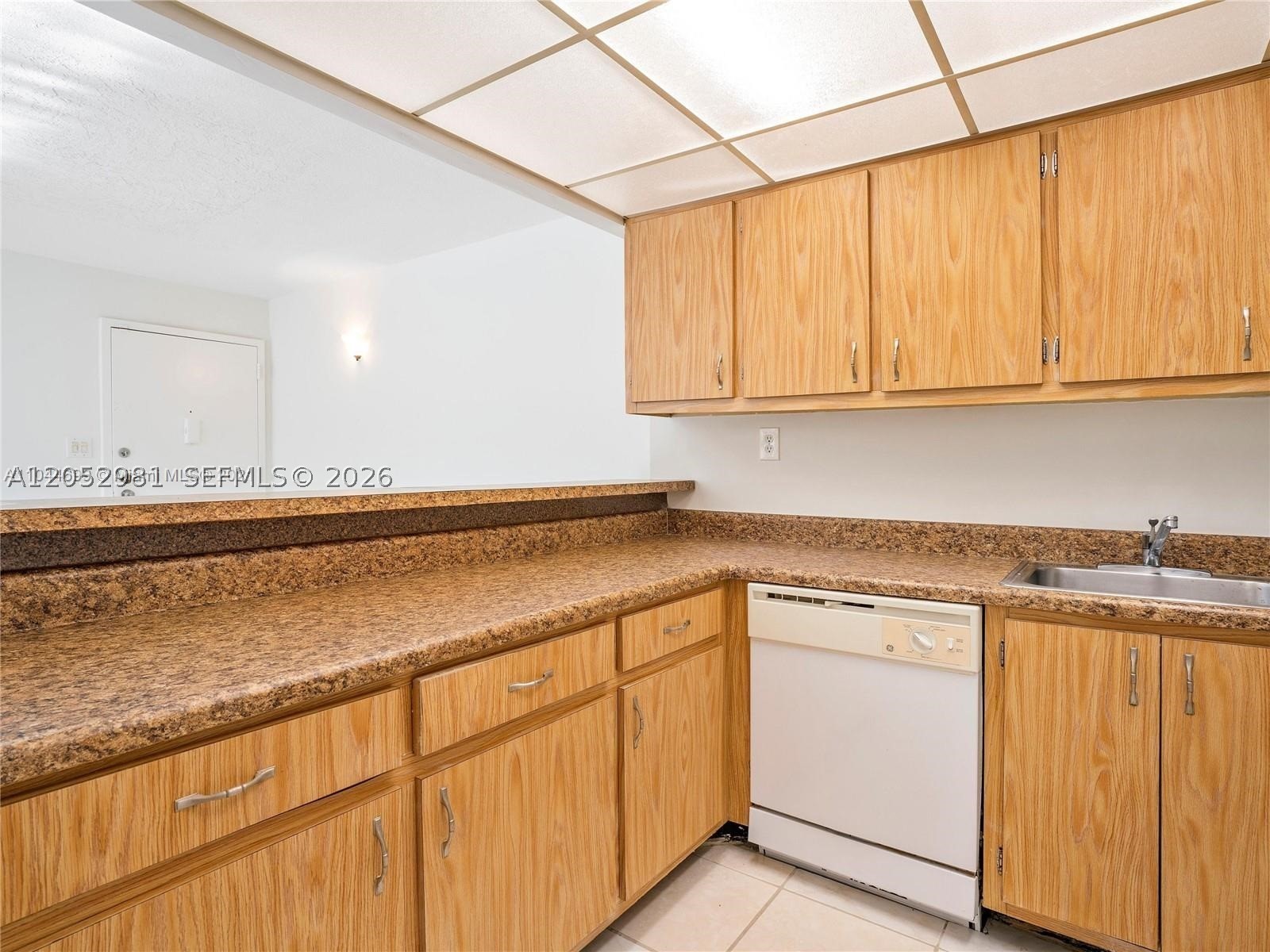 5801 Washington St 10 Property Photo 11