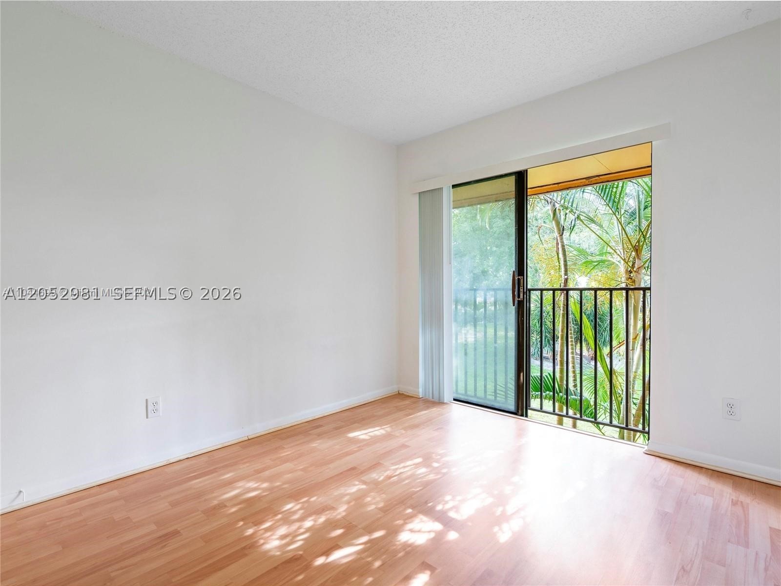 5801 Washington St 10 Property Photo 15