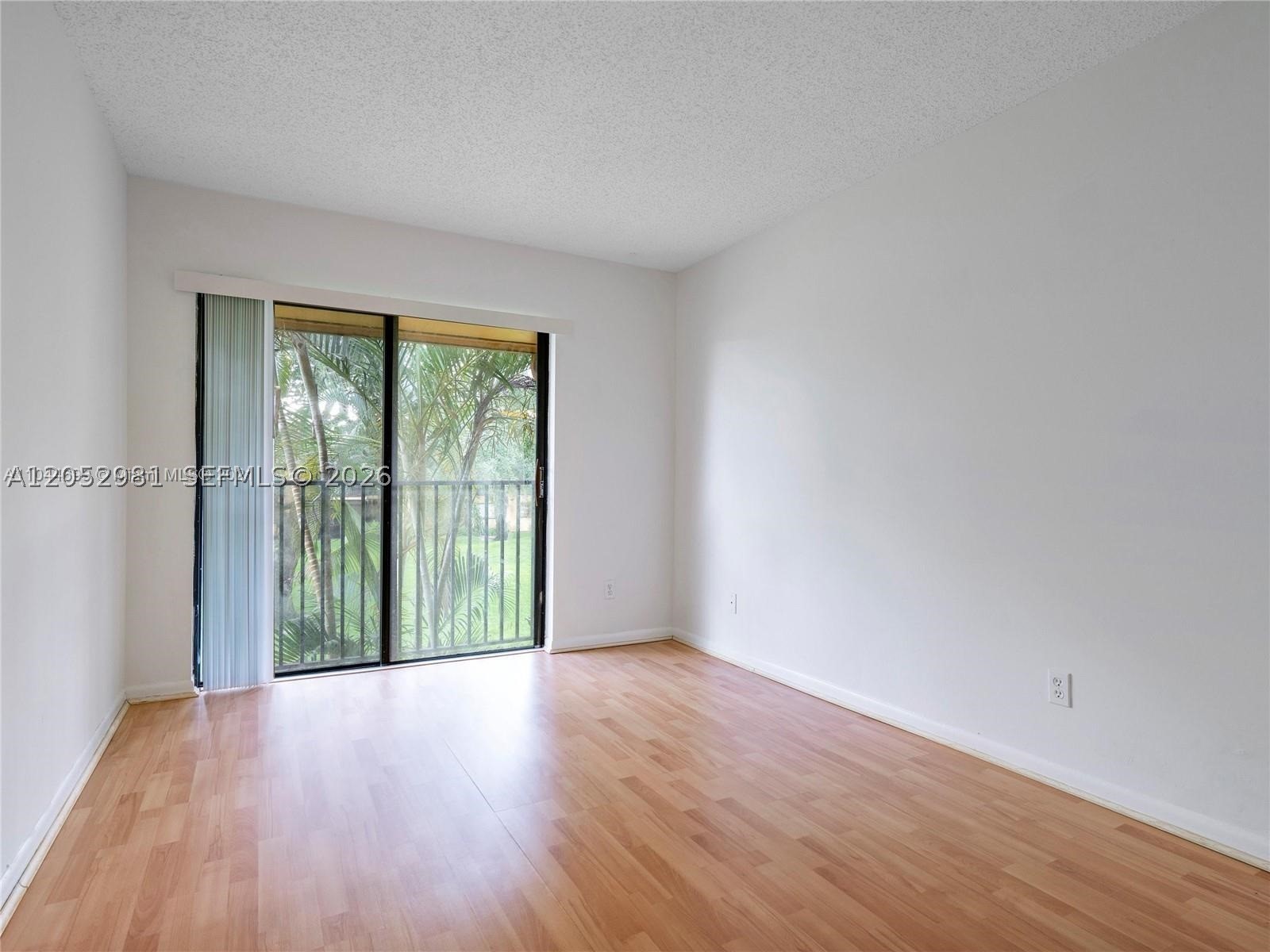 5801 Washington St 10 Property Photo 17