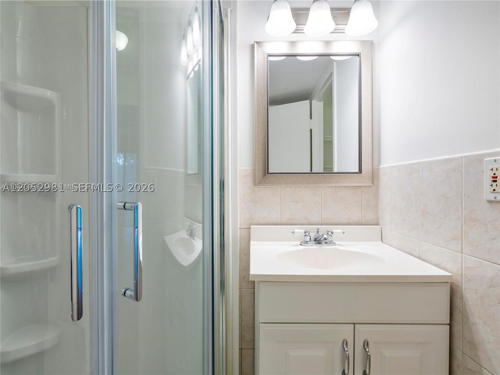 5801 Washington St 10 Property Photo 19