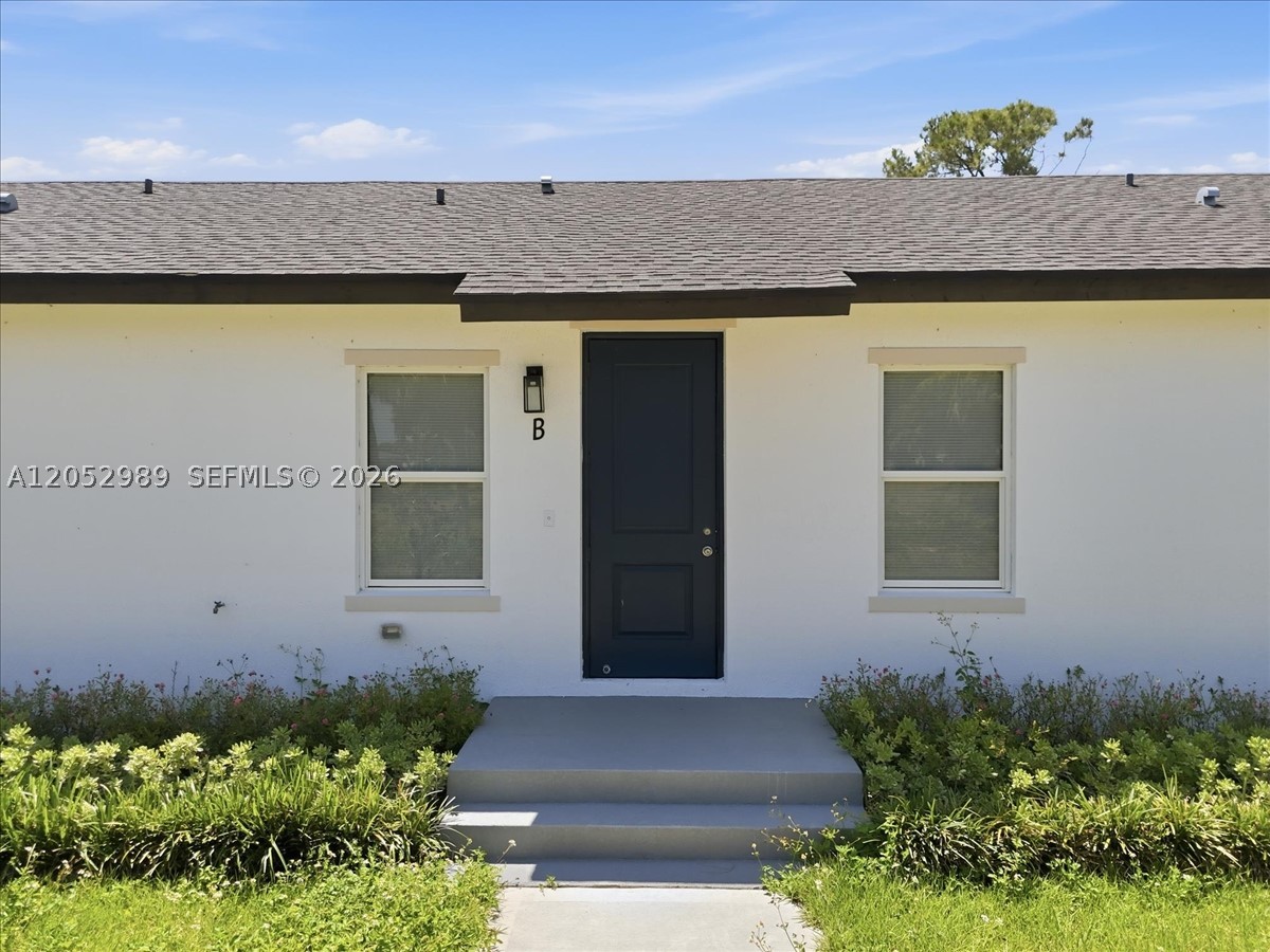 195 Rotonda Blvd W B Property Photo 6