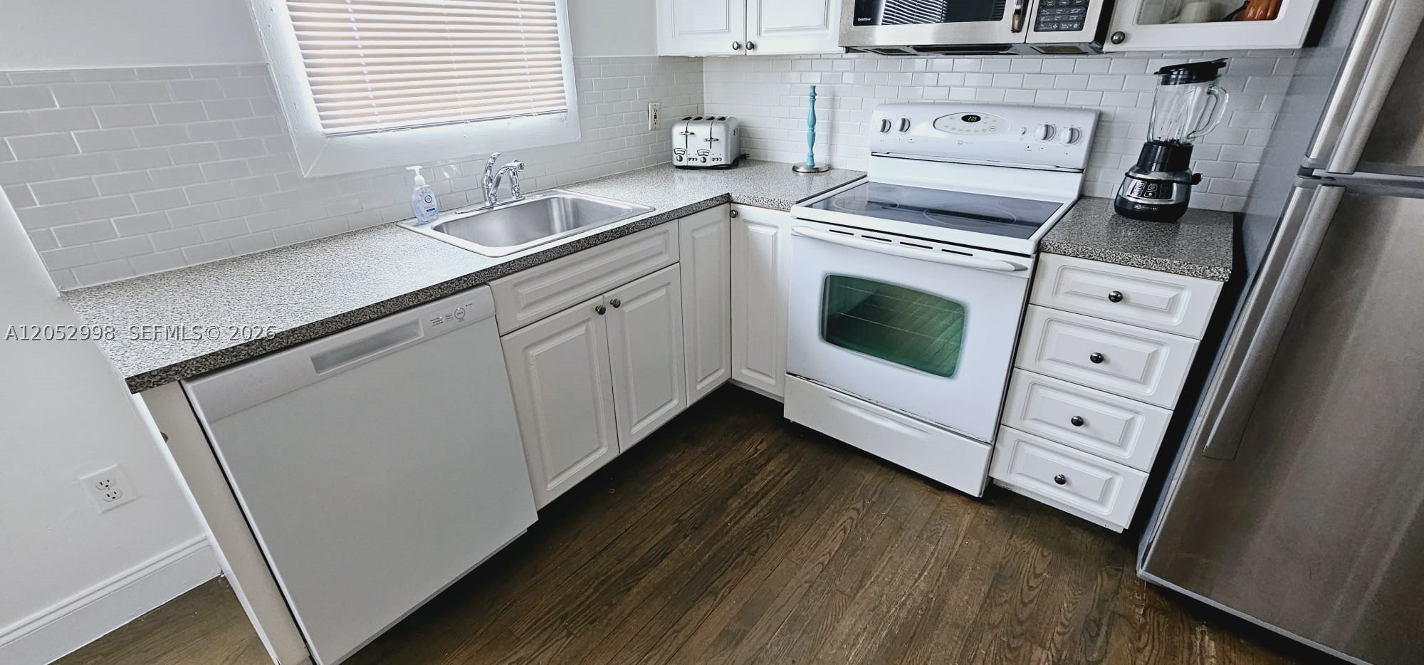 842 Meridian Ave 3d Property Photo 3