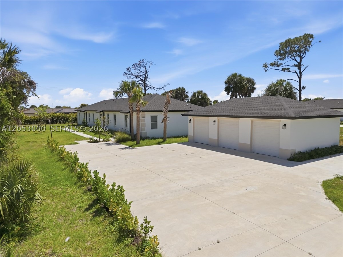 195 Rotonda Blvd W C Property Photo 5