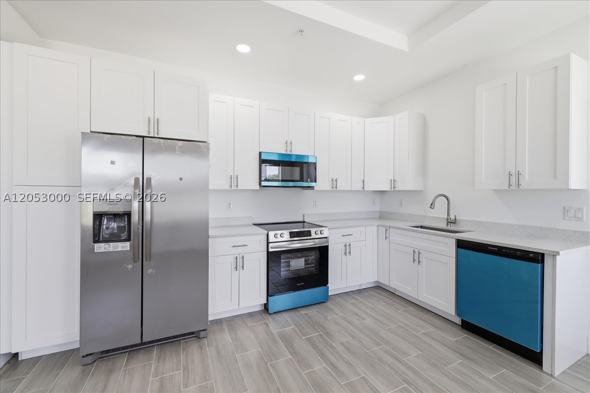 195 Rotonda Blvd W C Property Photo 9