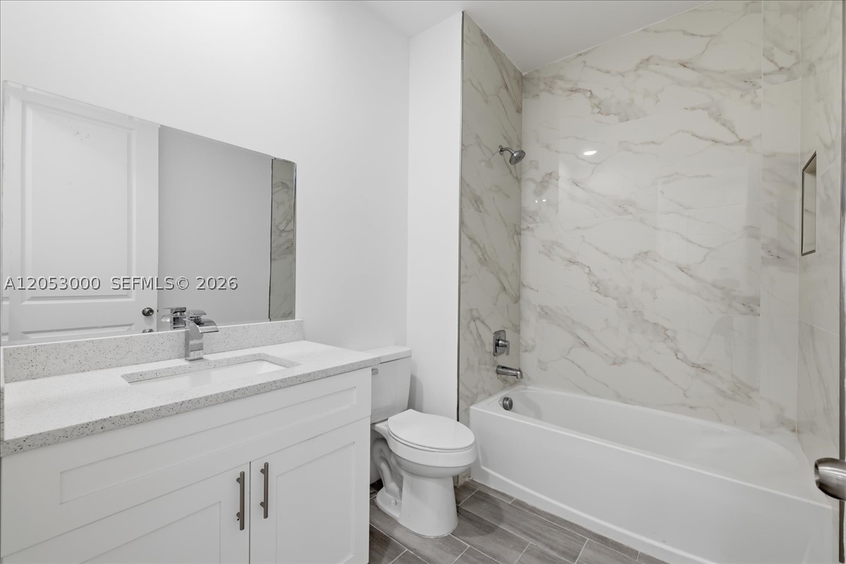 195 Rotonda Blvd W C Property Photo 18