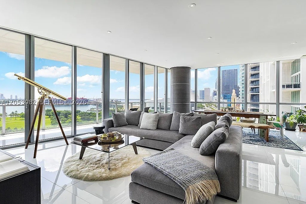 1100 Biscayne Blvd 1501 Property Photo 1