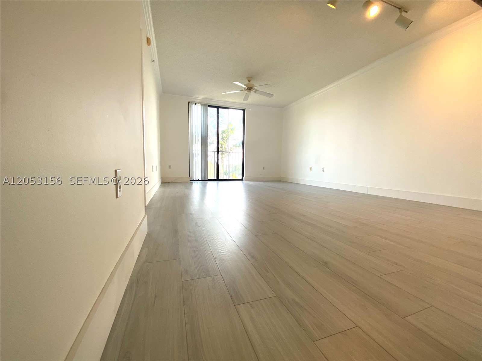 1919 Van Buren St 506A Property Photo 1