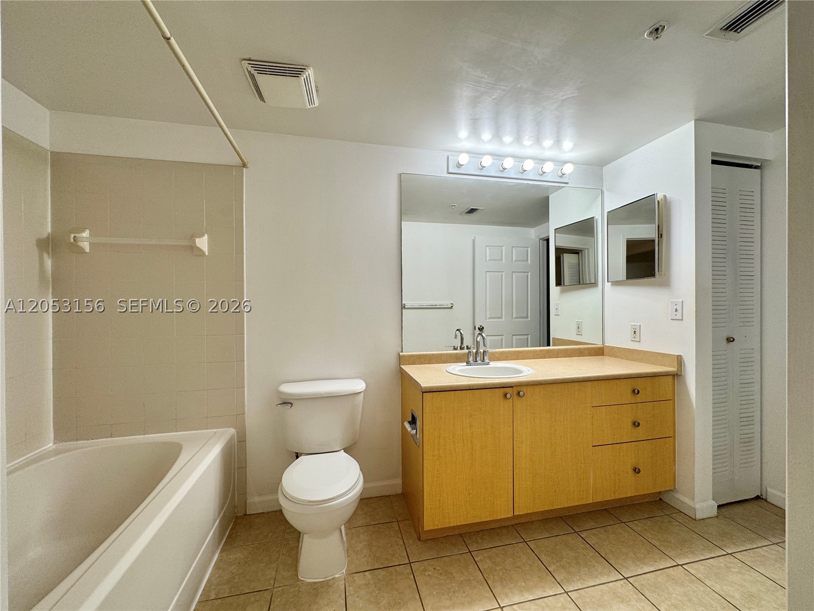 1919 Van Buren St 506a Property Photo 19