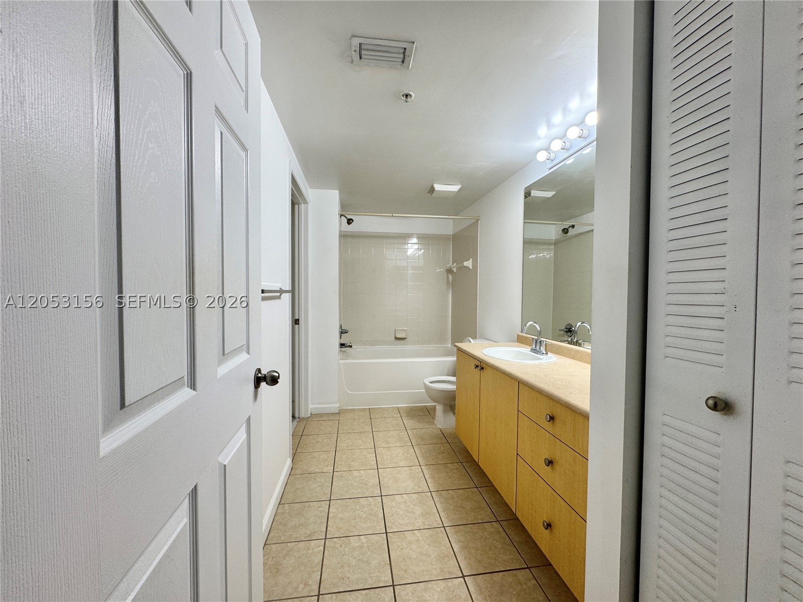 1919 Van Buren St 506a Property Photo 20