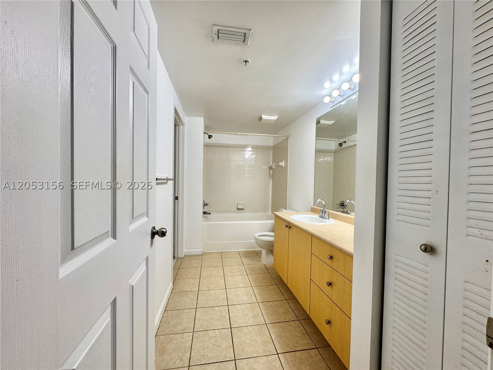 1919 Van Buren St 506a Property Photo 21