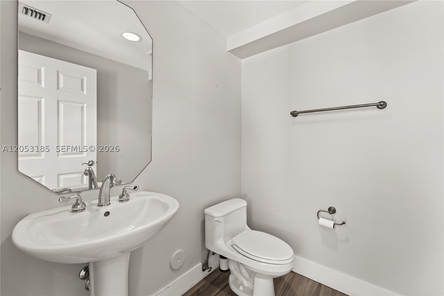 3110 Ne 210th Ter Property Photo 14