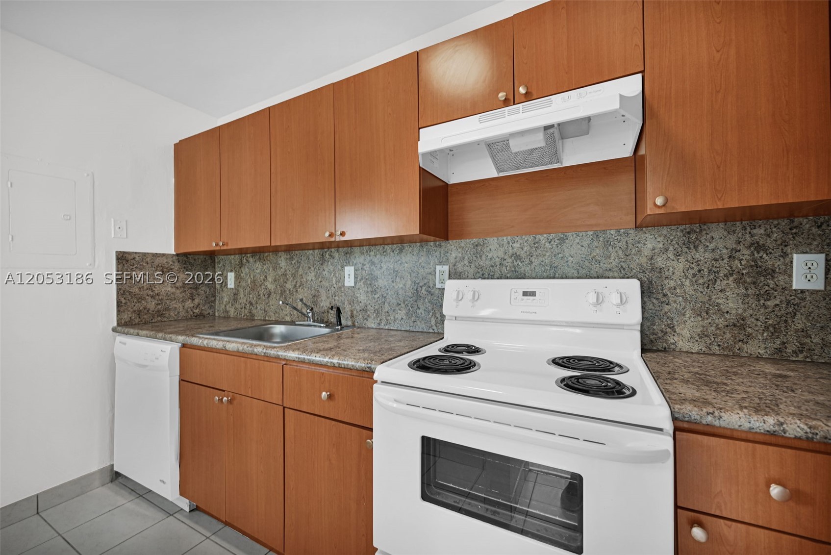 505 S Pine Island Rd B102 Property Photo 16