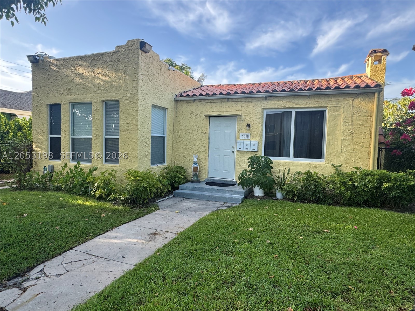 618 30th St Property Photo 1