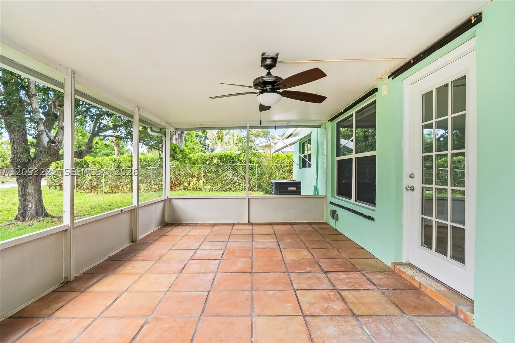 1427 Crest Dr Property Photo 20