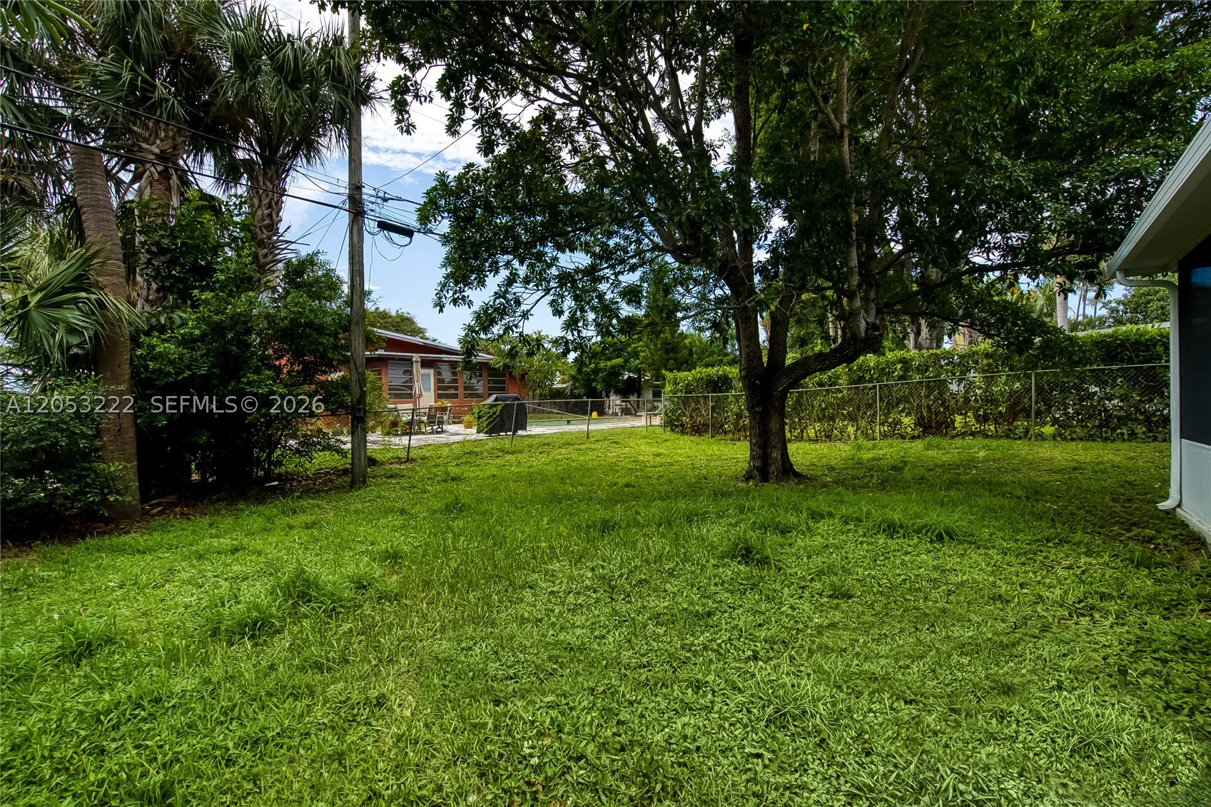 1427 Crest Dr Property Photo 22
