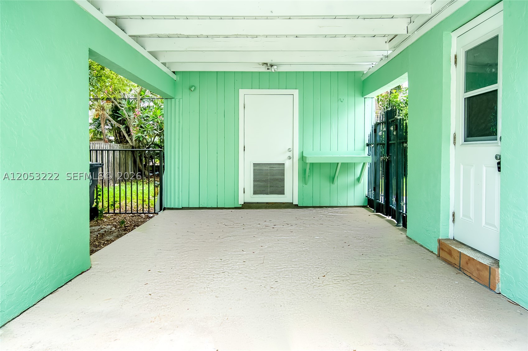 1427 Crest Dr Property Photo 24