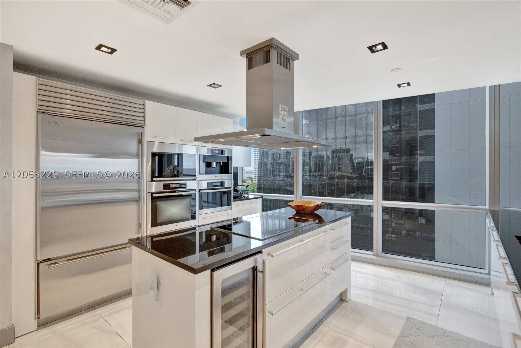 17121 Collins Ave 808 Property Photo 6