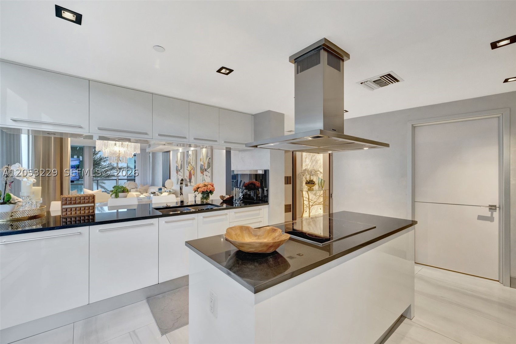 17121 Collins Ave 808 Property Photo 7
