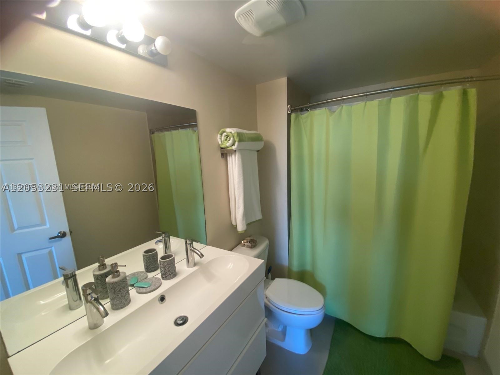 275 Ne 18th St 809 Property Photo 37