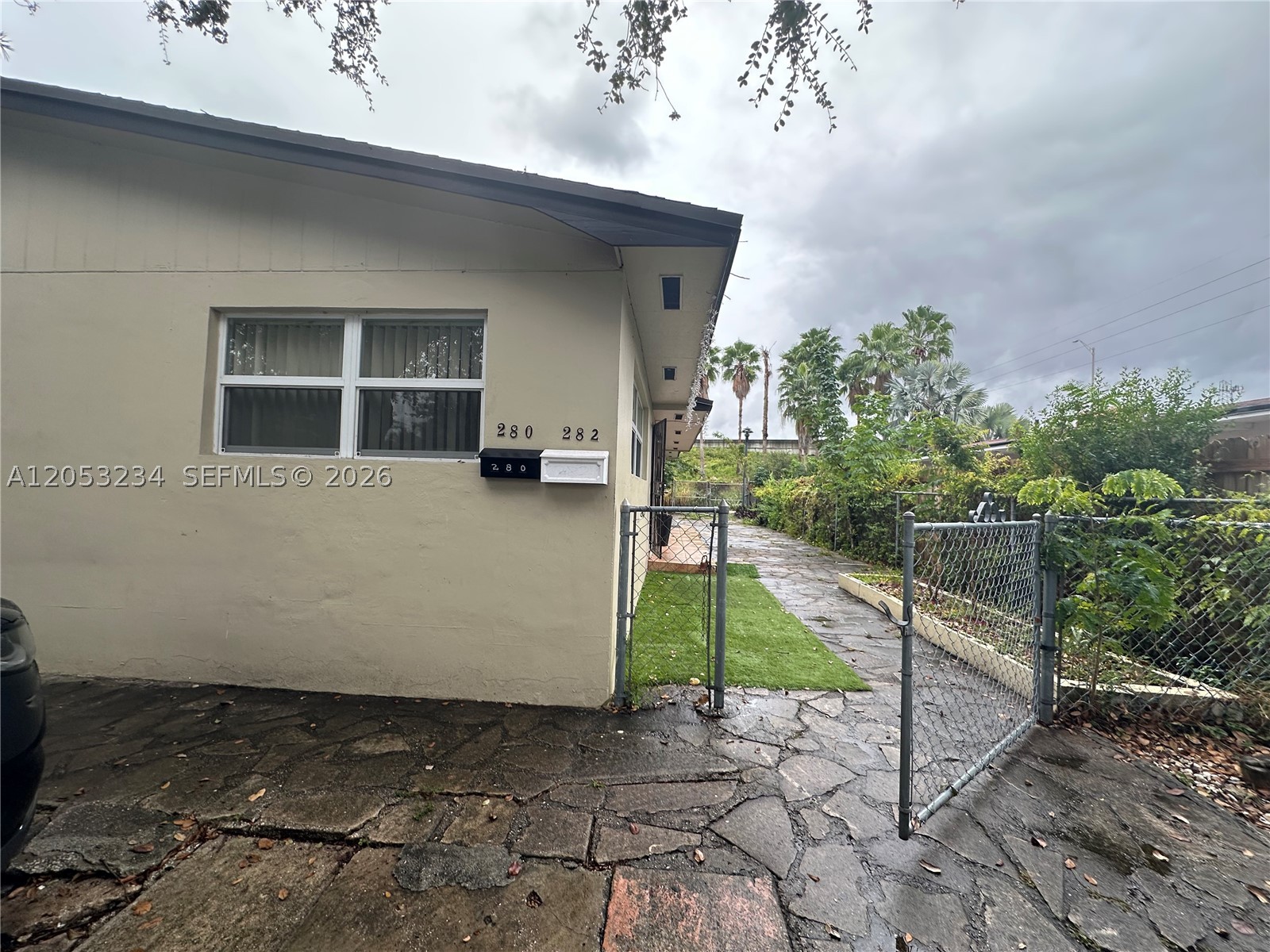 280 Nw 39th St * Property Photo 3
