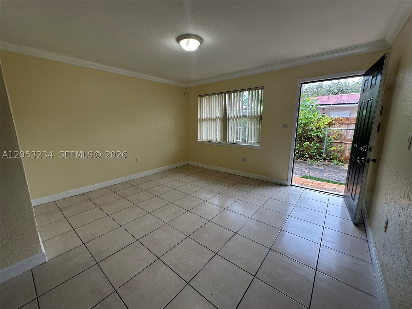 280 Nw 39th St * Property Photo 4