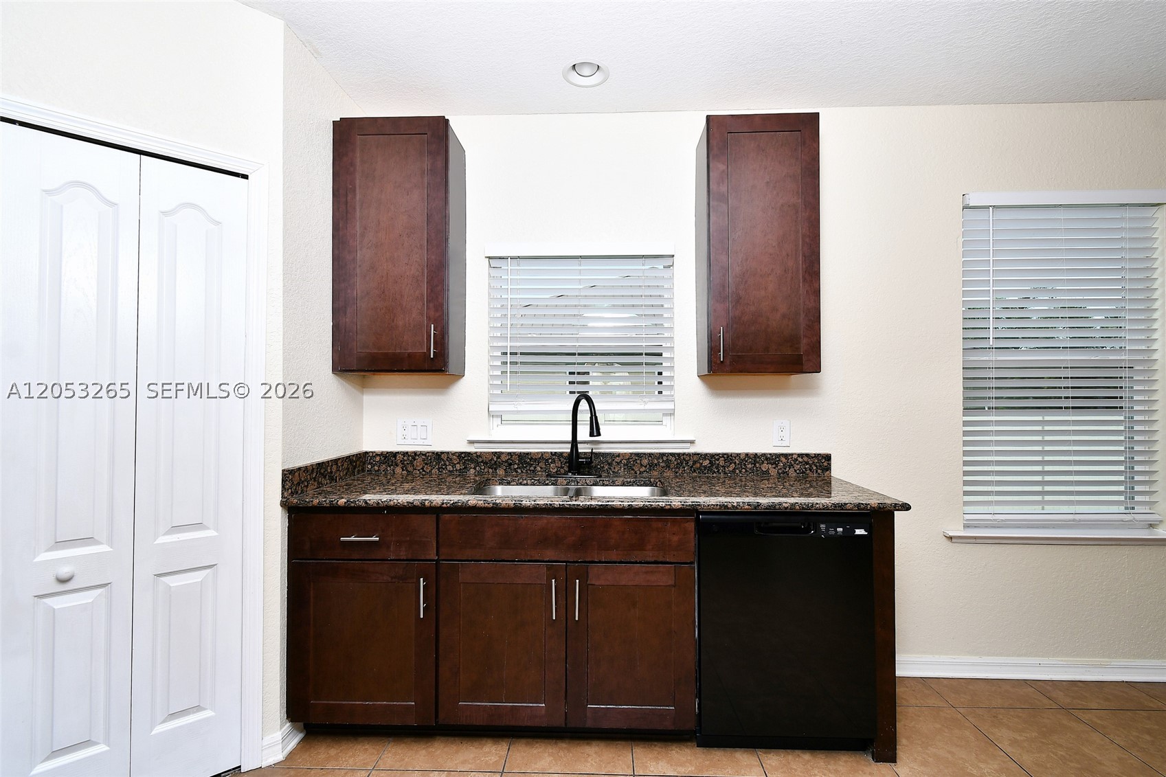 1913 Sw 26th Terrace Property Photo 13