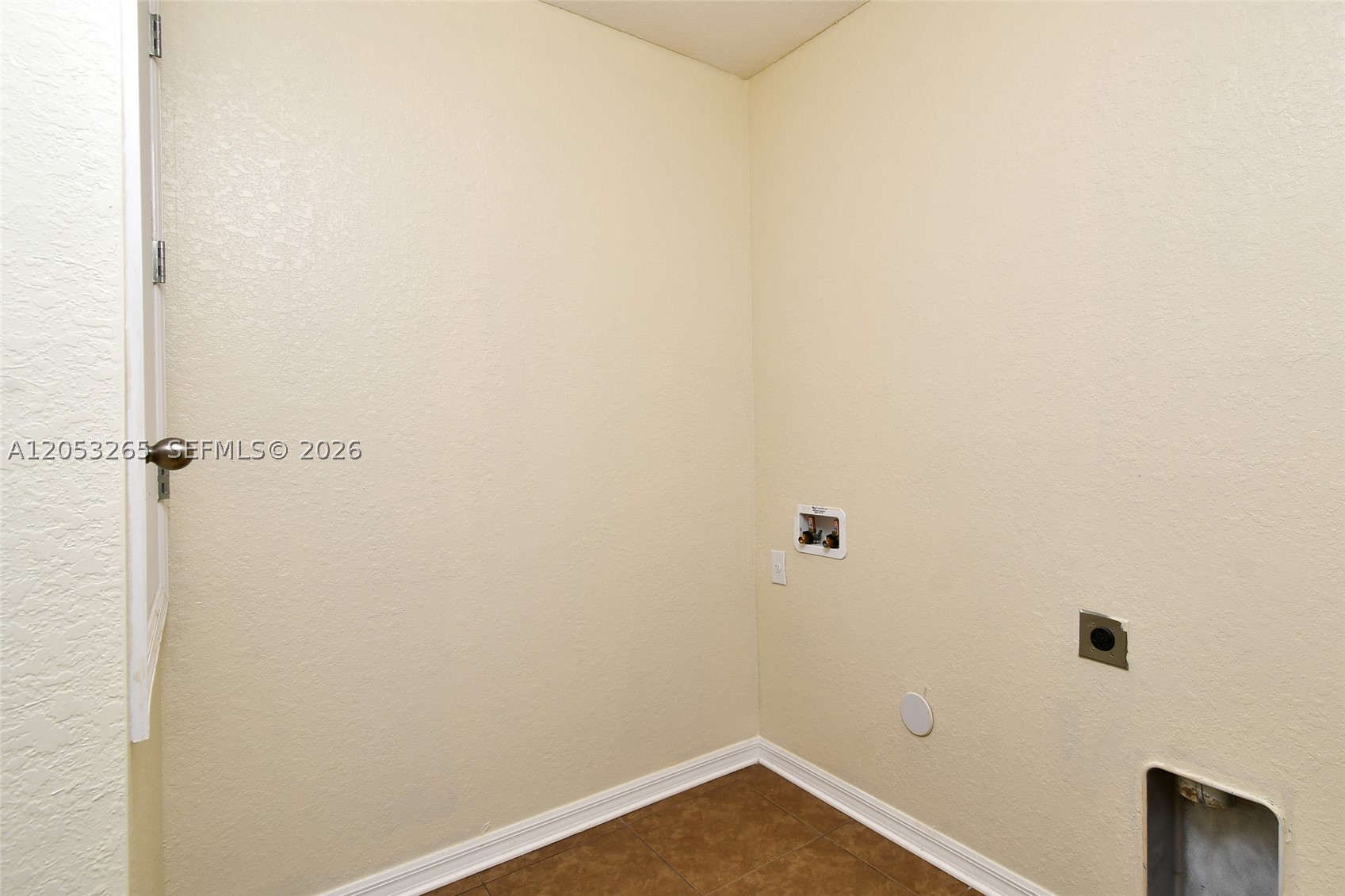 1913 Sw 26th Terrace Property Photo 33