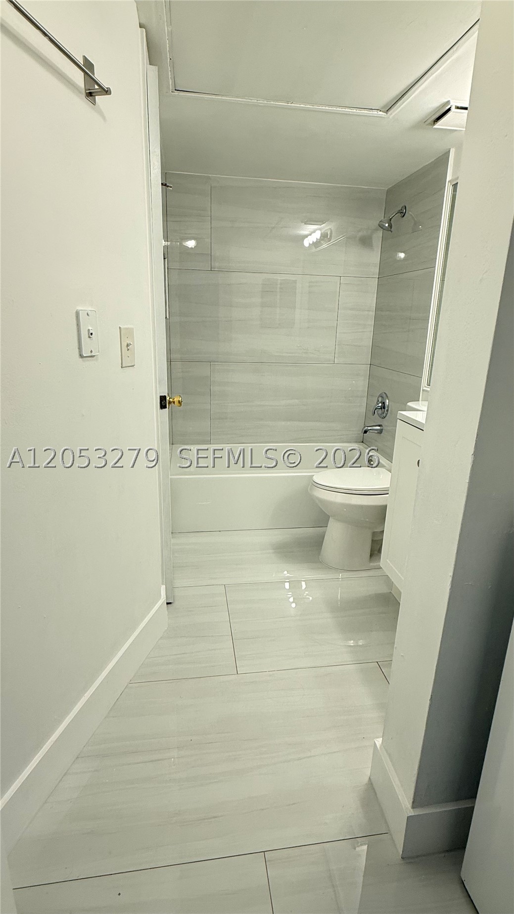 18304 Nw 68th Ave M Property Photo 6