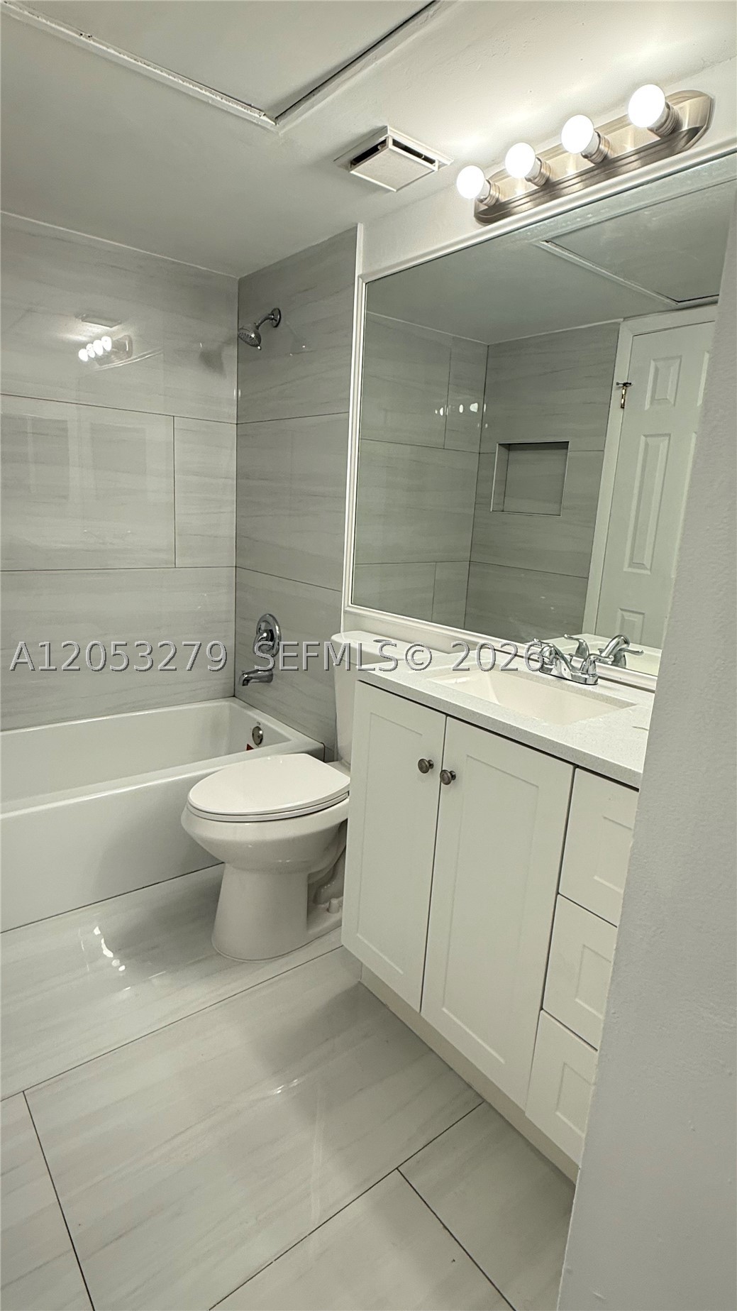 18304 Nw 68th Ave M Property Photo 7