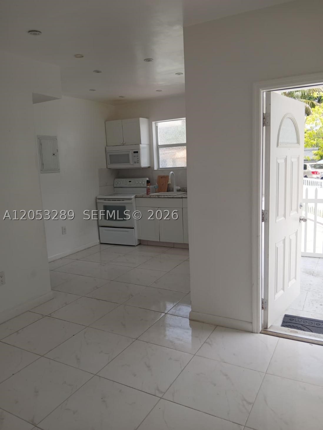 2311 NE 135 Th Ter - Property Photo 1