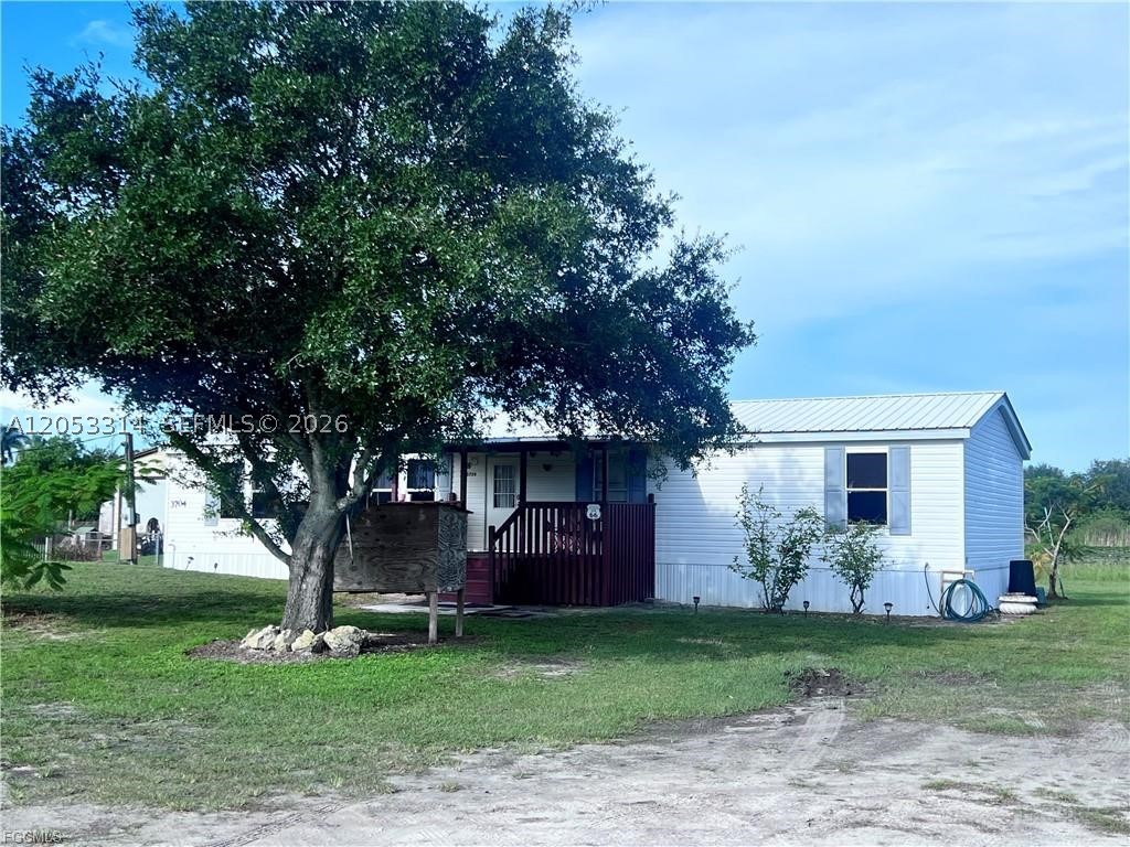 3704 Dustin Property Photo 2