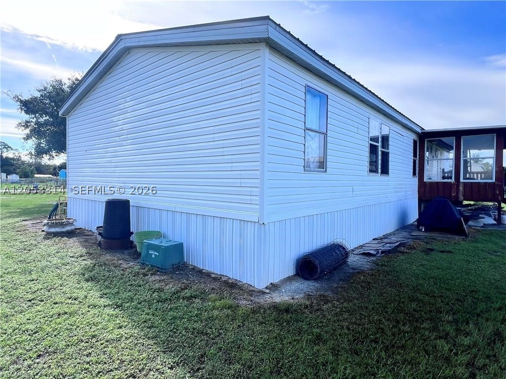 3704 Dustin Property Photo 5