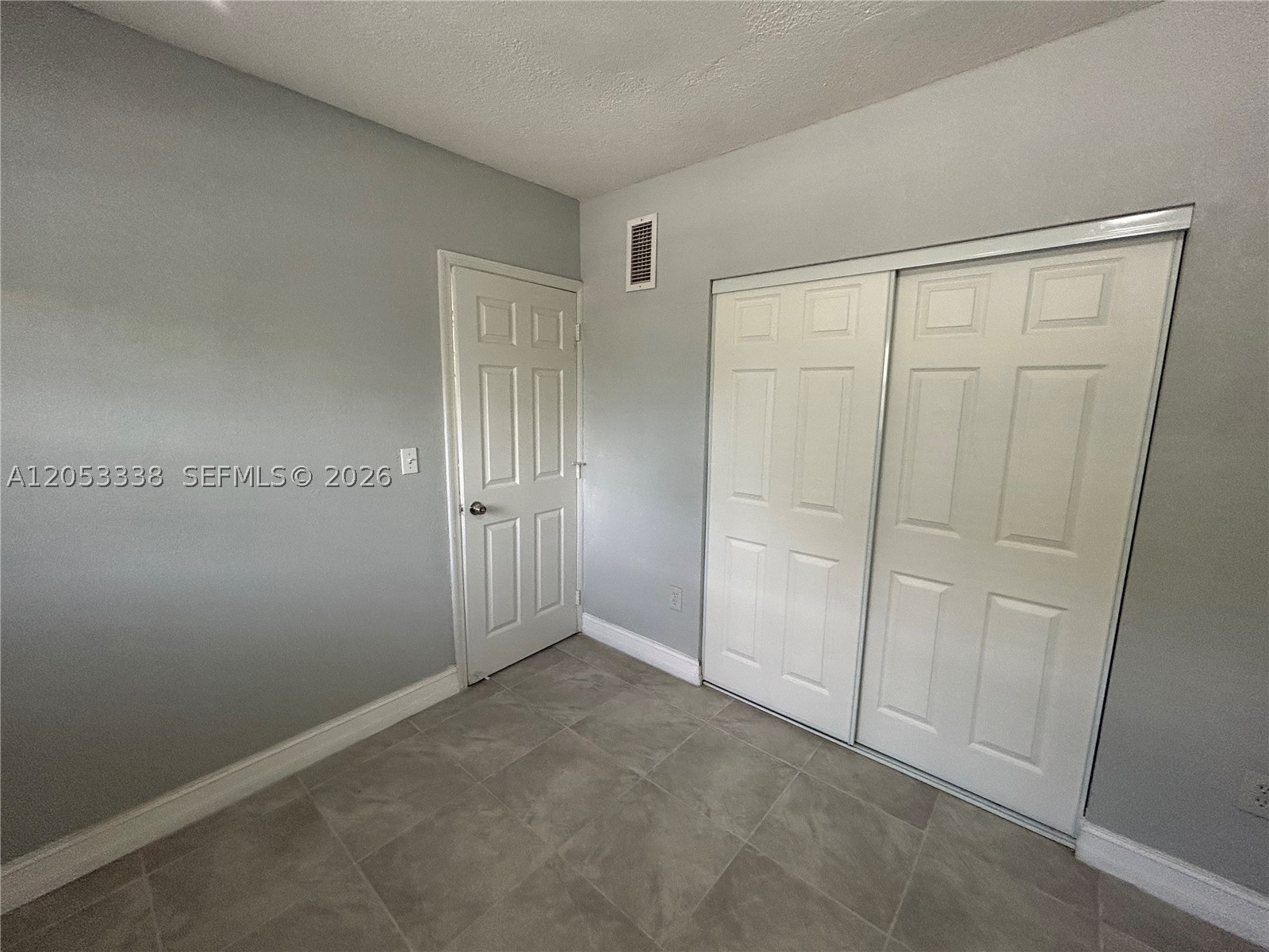 1925 Madison St 5 Property Photo 11